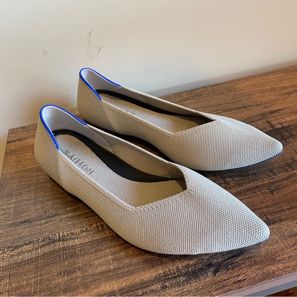 Rothy's Shoes - Rothy's The Point Flats in Beige Tan Size 8.5 in excellent pre-owned condition!